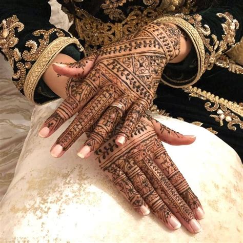 𝑇𝐻𝐸 𝑄𝑈𝐸𝐸𝑁 𝐻𝐸𝑁𝑁e ℬ𝓎 𝒜𝓌𝓇𝒶𝓂 On Instagram Henné Traditionnel Mariée ♡