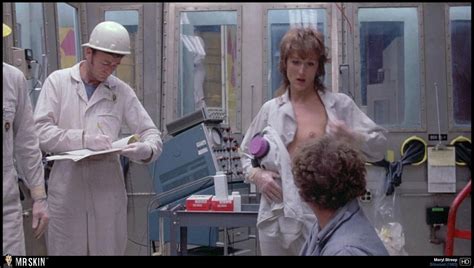 Tbt To Young Meryl Streep Showing Her Breasts