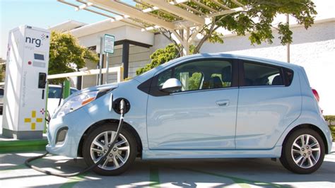 Plug In Cars Green Car Photos News Reviews And Insights Green