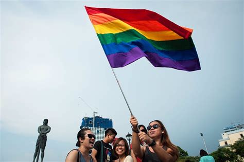 Cómo se convirtió el arcoíris en bandera y símbolo del orgullo LGBT