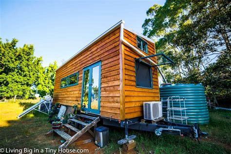 Living Big In A Tiny House Amazing Off Grid Tiny House Has Absolutely