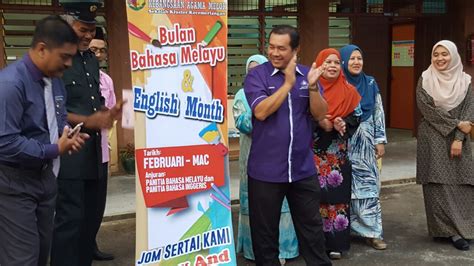 Makalah diterbitkan dalam bahasa melayu dan bahasa inggeris. SMK AGAMA MELOR: Pelancaran Bulan Bahasa Melayu dan Bahasa ...