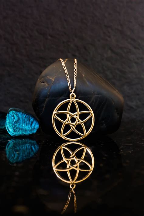 14k Gold Celtic Pentagram Necklace Pentagram Flower Necklace Etsy