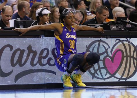 Candace Parker Leads Sparks To 80 77 Overtime Victory Over Atlanta