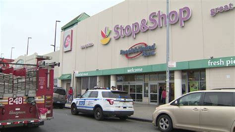 Alleged Shoplifter Dies Following Altercation Inside Stop And Shop Police Youtube
