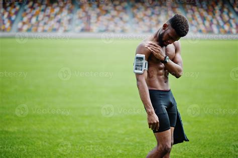 Atleta Masculino Afroamericano Sexy Deporte Torso Desnudo Hombre Con
