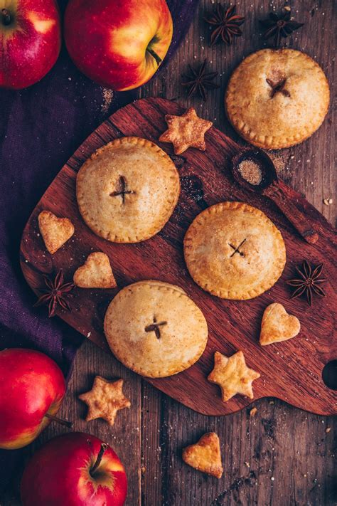 Apple Hand Pies (vegan mini apple pie) | Recipe | Apple hand pies, Mini apple pies, Vegan apple pie
