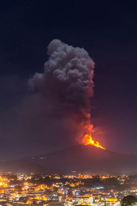 Explainer Mount Etna Puts On Its Latest Spectacular Show Twin Cities