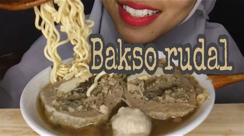 Cukup merogoh kocek rp 13.000 untuk menikmati seporsi bakso urat yang kenyal gurih. (Request) bakso rudal | acara makan indonesia - YouTube