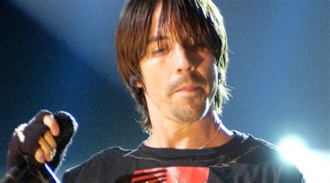 Vocalista De Red Hot Chili Peppers Fue Hospitalizado De Urgencia Mega
