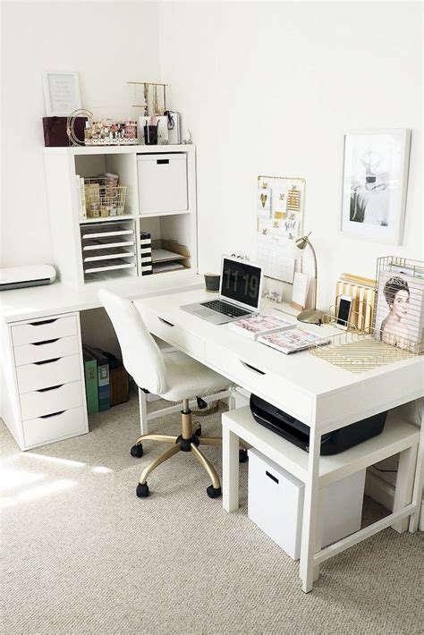 White office desks also allow for total freedom when choosing a seat. White Desk Ideas for Modern Home Office Design Part 30 ...