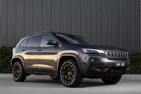 2020 Jeep Cherokee Price And Specs Carexpert