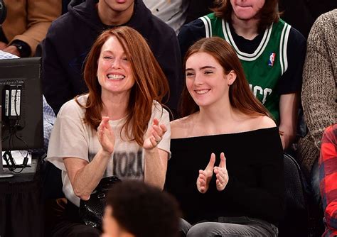 Julianne Moore And Her Daughter Are Total Twins And Theyre Adorable