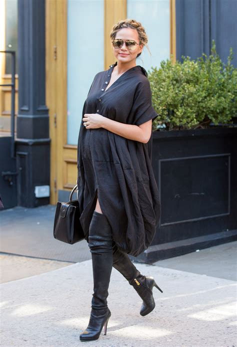 Chrissy Teigen Borrows Kim Kardashians Maternity Uniform Chrissy