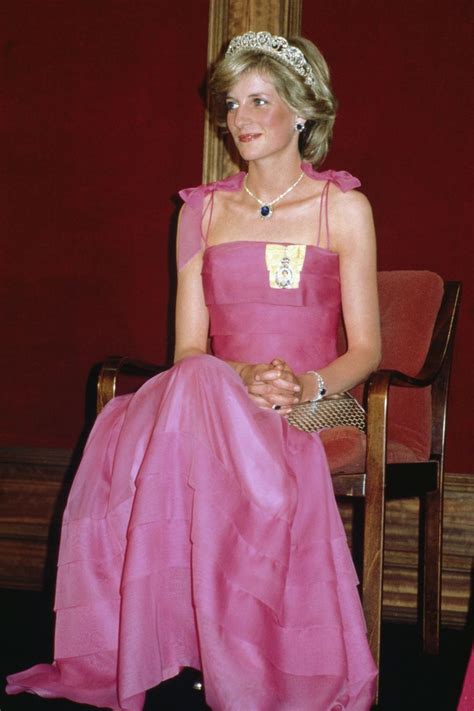 Princess Dianas Most Iconic Looks The Famous Fashion Of Princess Diana