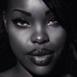 How can i get my nose pointed? Beautiful black woman with to die for lips, the cutest ...