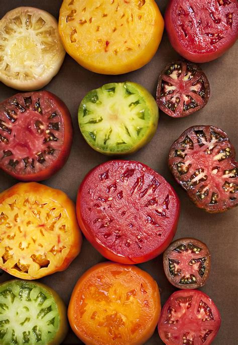 10 Coolest Heirloom Tomatoes To Grow This Year
