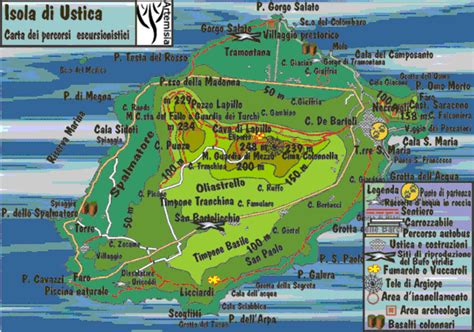 Una tipica giornata di vacanza per subacquei nella splendida isola di ustica, prima riserva marina d'italia. Isola di Ustica (Sicilia)