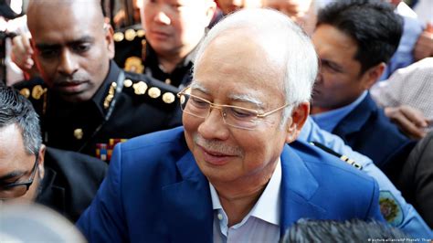 Ex Malay Pm Najib Questioned Over 1mdb Scandal Dw 05222018