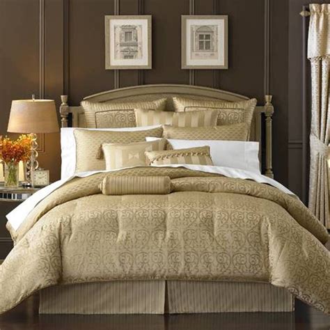 On my queen bed, it looks gorgeous , we received the red one. Gold Queen Comforter Sets | ... > Waterford Bedding ...