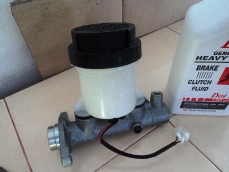 Just attach the valve on out 12 brake bleeder hose to your brake system open the valve and pump a few times on the brake until the fluid hose is full with no air bubbles. Master Pump Brake Rosak