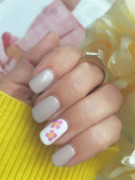 ️ Follow Me The Best Spring Nail Trends And Colors For 2020 Glamour