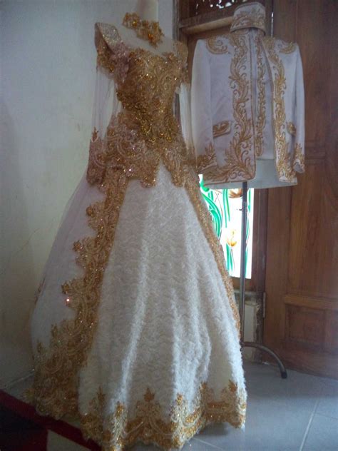 Maybe you would like to learn more about one of these? Gaun Pengantin Warna Gold - 40 Trend Terbaru Baju Songket Pengantin Warna Kuning Lamaz Morradean ...