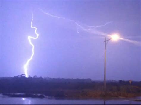 Video Watch A Huge Lightning Storm In Australia The Independent