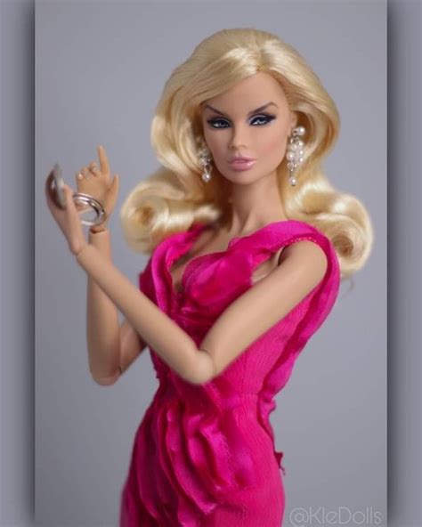 Pin By Maria Helena Grudzien On Barbie In 2022 Fashion Red Formal Dress Dresses