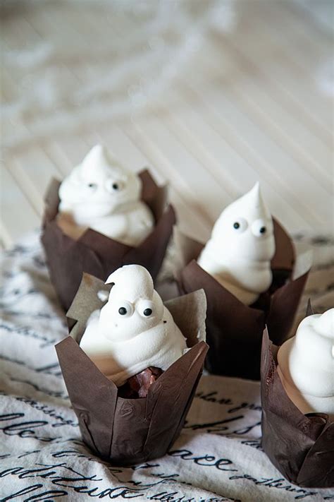 Brownie Ghosts Whipperberry Halloween Sweets Halloween Treats