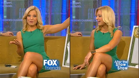 Hot Sexy News Babe Ainsley Earhardt 146 Pics