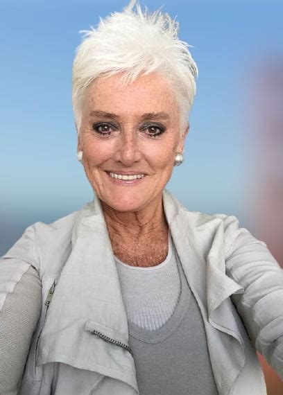 Pixie Haircuts For Women Over 60 That Will Stop Aging In 2021 Page 3 Of 5