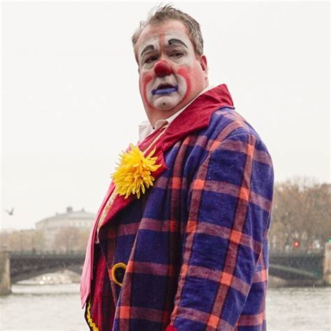 Eric was born in kansas city and reportedly wanted to become a clown as a child leading him to create an auguste clown named fizbo. Eric Stonestreet Shares Emotional Modern Family Thank You ...