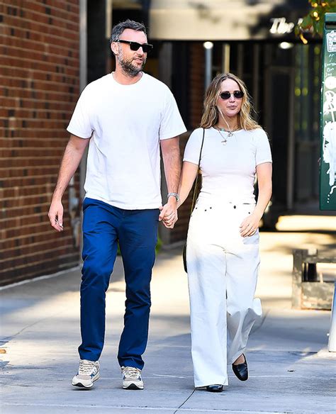 Jennifer Lawrence Cooke Maroney Hold Hands On Nyc Date Photos