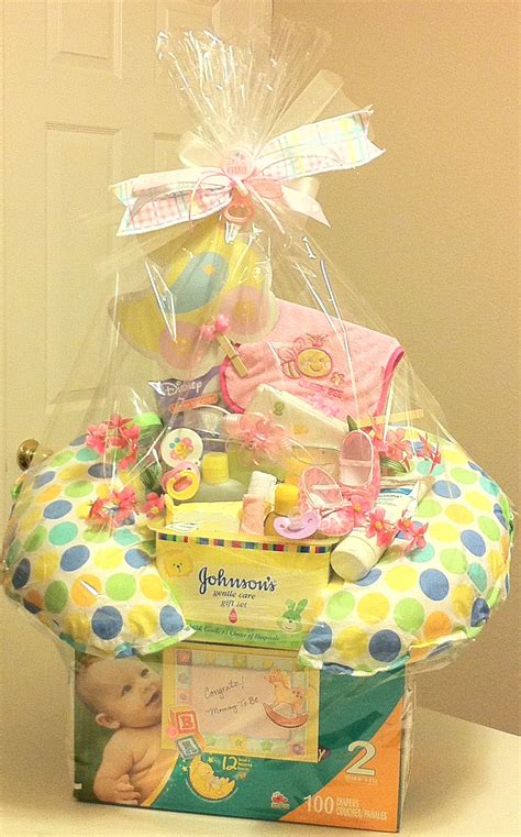 Buying a baby shower gift can be difficult. Baby Girl Unique Gift Basket - audjiefied | Cesta regalo ...