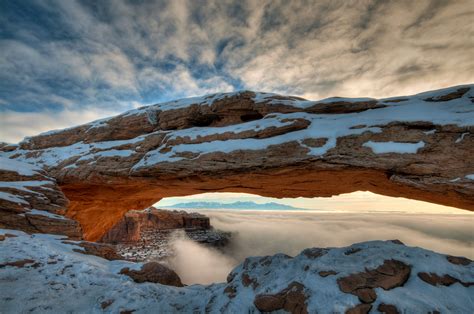 In the afternoon drive to dead horse point and to the scenic overlooks in canyonlands national park. Mesa Arch, Canyonlands National Park, Utah : Richard ...