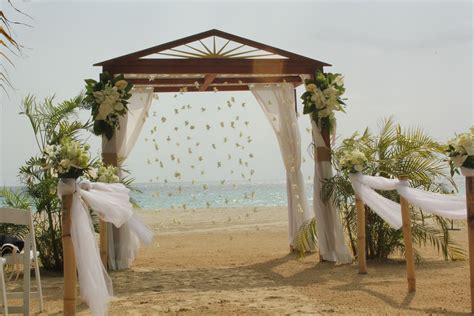 confess your love beachwedding couplesresorts c oupl es 1jwsf5 all inclusive honeymoon