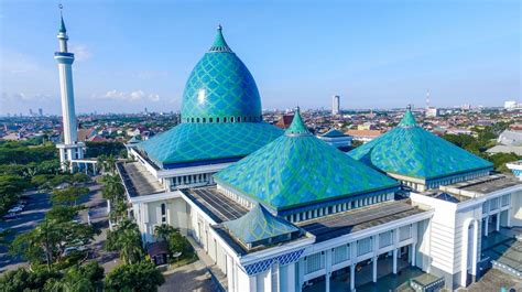 Jadwal sholat kota malang yang berlaku jumat, 8 oktober 2021 kali ini menghadirkan lima waktu sholat yaitu subuh, zuhur, asar, magrib, dan isya. Jadwal Sholat Surabaya Sabtu 18 April 2020 - Suara Jatim