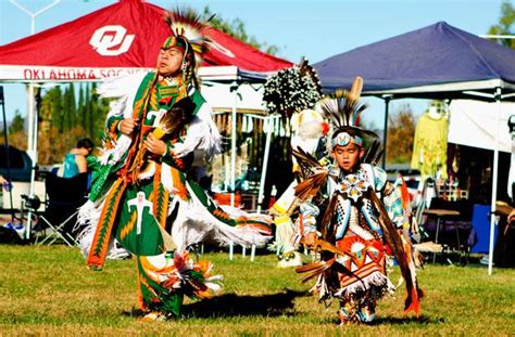 Csun Celebrates Native Traditions With Annual Powwow The Sundial