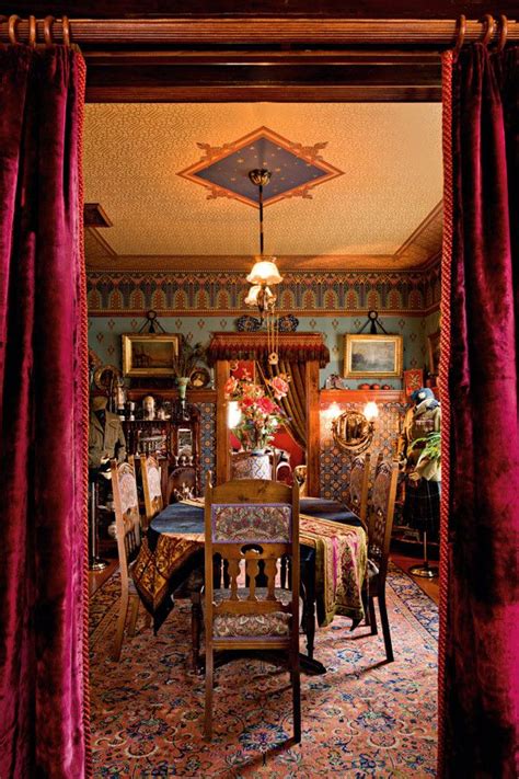 Charming And Classy Victorian Dining Room Design - Interior Vogue
