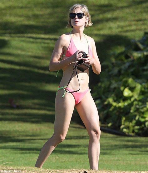 Healthy And Radiant Rosamund Pike S Beach Day In 2014