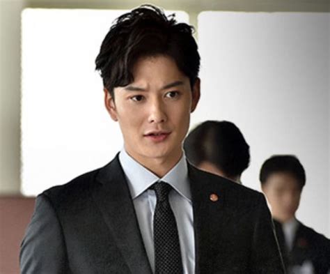 Japanese dictionary search results for じしょ. 岡田将生の髪型【2020最新】出演作別のオーダー＆セット方法 ...