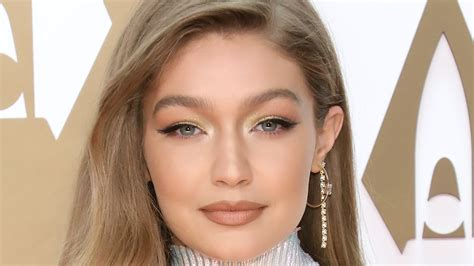 Gigi Hadid Has This One Request For Paparazzi