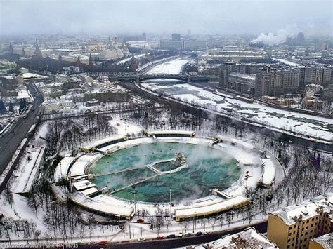 Moscow Pool Circa 1990 1991 For A Time It Was The Worlds Largest