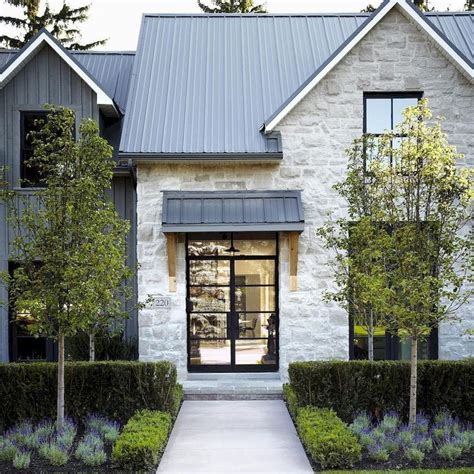 90 Incredible Modern Farmhouse Exterior Design Ideas 41 2019