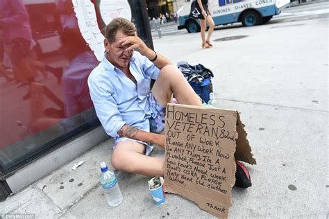 Four Thousand Sleeping On New York Streets With Beggars Making 75 A Day Daily Mail Online