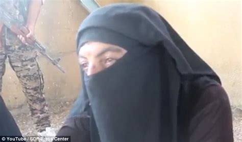 Isis Fighters Are Captured Trying To Flee Battlefield In Syria Dressed As Women Daily Mail Online