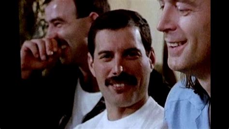 Nov 24, 1991 · rock singer. Freddie Mercury x Jim Hutton - Pieces (español) - YouTube