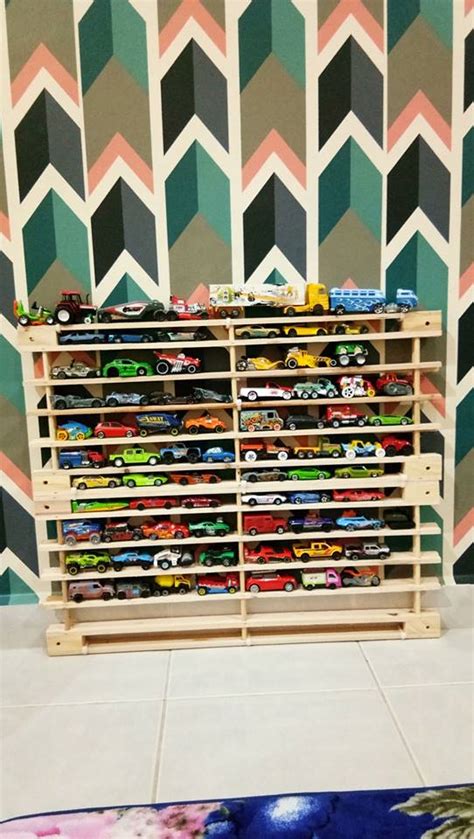 Setahun lepas kereta aku buat hal. DIY Tempat Letak Kereta Hot Wheels Guna Rak Kasut ...