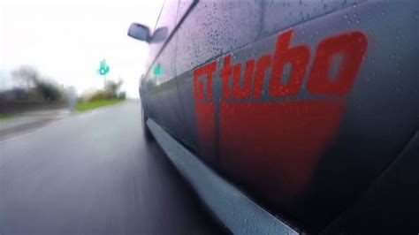 De serie begon in 2013 en wordt gepresenteerd door tim shaw en fuzz townshend. NatGeo - R5 GT Turbo 1